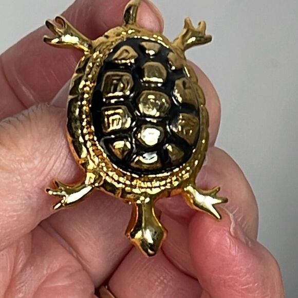 Vintage turtle brooch gold and enamel brooch - Picture 2 of 6